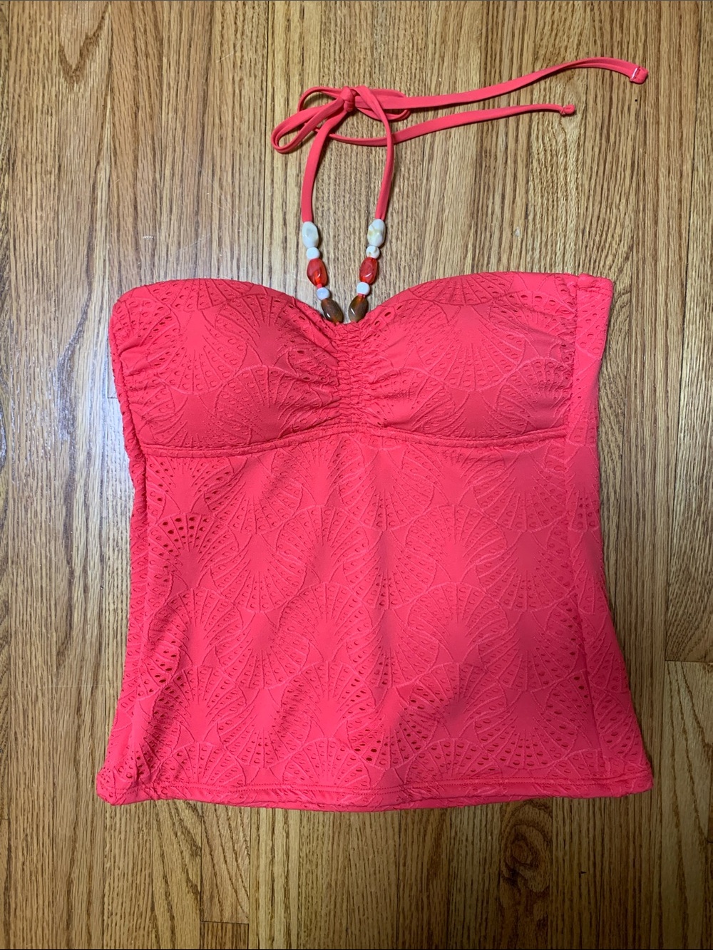 La Blanca swimsuit - coral pink tankini top, textured shell pattern ”shellbound”